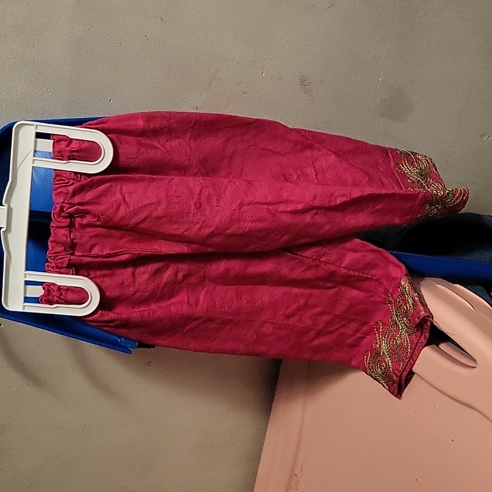 Suit - Picture 3 of 4